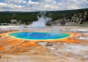 Yellowstone's geology Vaotas.com